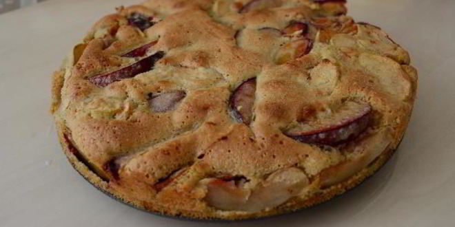 Рецепт яблочно-сливовой нешарлотка