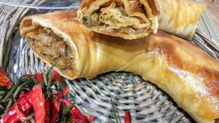 Рецепт Лукового штруделя на вытяжном тесте