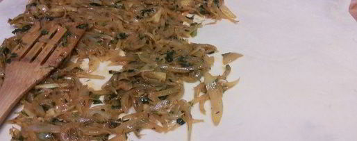 Шаг 5: лукового штруделя на вытяжном тесте