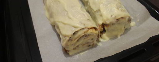 Шаг 10: мясного штруделя под соусом бешамель