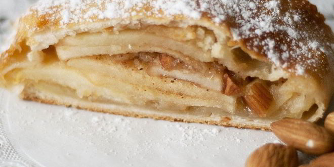 Рецепт незатейливого яблочного штруделя