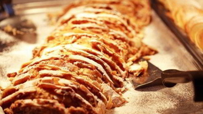 Рецепт Нежного абрикосового штруделя