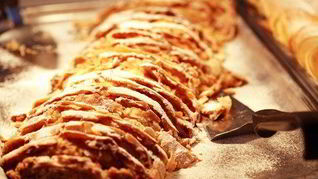 Рецепт Нежного абрикосового штруделя