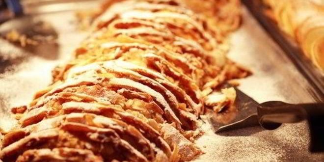 Рецепт нежного абрикосового штруделя