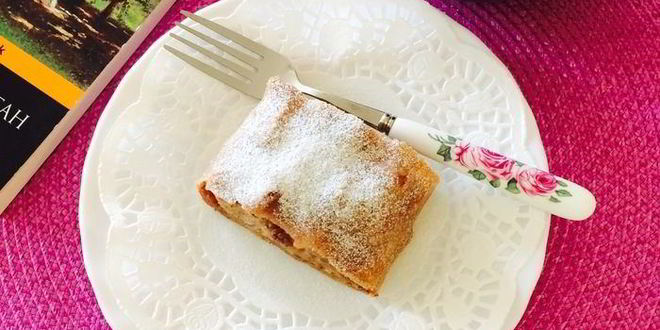 Рецепт полезного яблочного штруделя