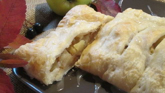 Рецепт Самого простого яблочного штруделя