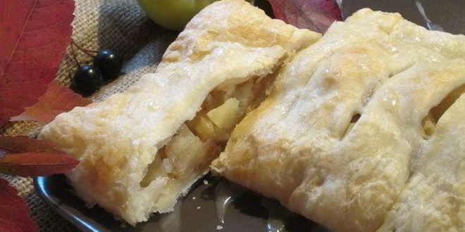 Рецепт самого простого яблочного штруделя