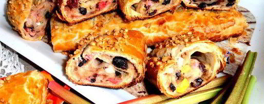 Шаг 24: штруделя из ревеня и изюма