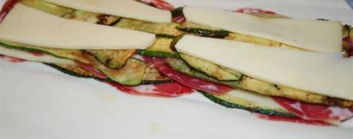 Шаг 1: штруделя с беконом и цукини