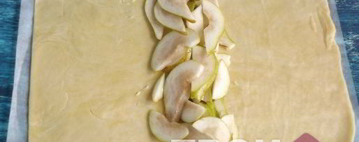 Шаг 5: штруделя с грушей и сыром дор блю