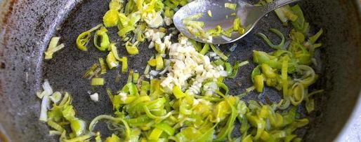 Шаг 4: штруделя с картофелем и грибами в сливочно-сырном соусе