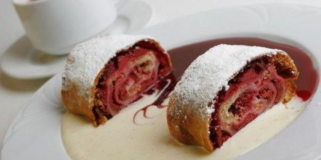 Рецепт штруделя с клубникой и изюмом