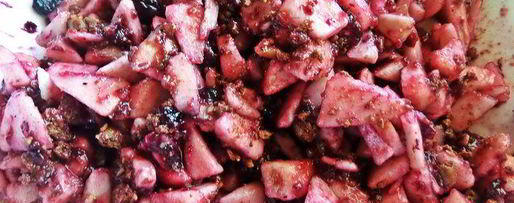 Шаг 12: штруделя с яблоками и голубикой