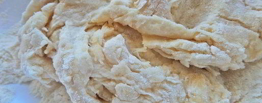 Шаг 3: штруделя с яблоками и голубикой