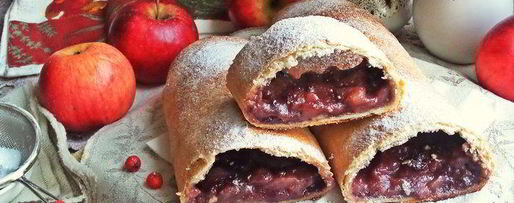 Шаг 30: штруделя с яблоками и голубикой
