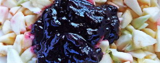 Шаг 8: штруделя с яблоками и голубикой