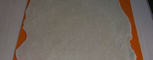 Шаг 1: штруделя с яблоками и изюмом