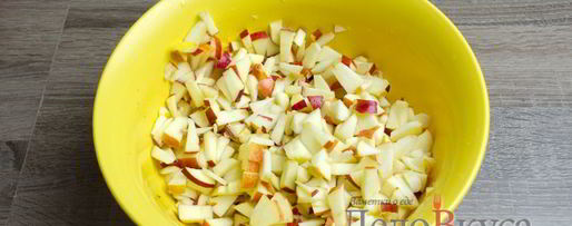 Шаг 19: штруделя с яблоками, изюмом и грецкими орехами