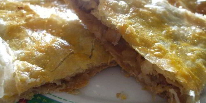 Рецепт штруделя яблочного из слоеного теста