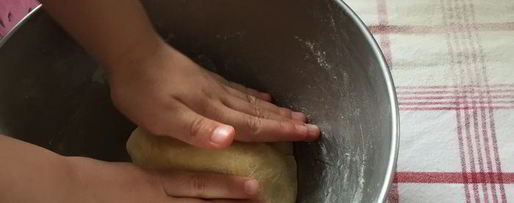 Шаг 2: яблочно-сливового штрудель с ванильным соусом