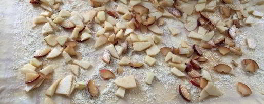 Шаг 6: яблочно-сливового штрудель с ванильным соусом