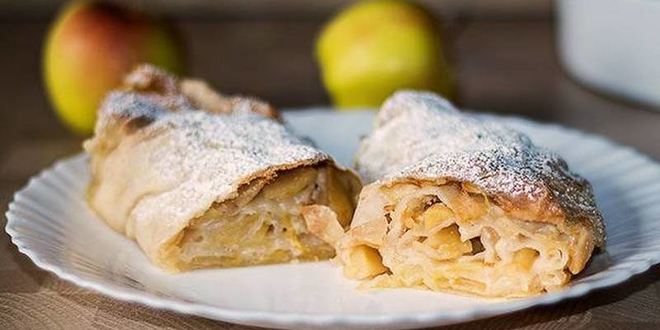 Рецепт яблочного штруделя с лимоном и изюмом