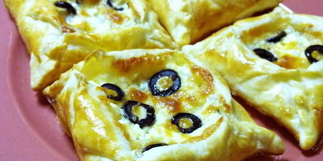 Рецепт слоеных конвертиков 4 сыра