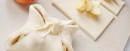 Шаг 2: слоеных конвертиков с яблоками