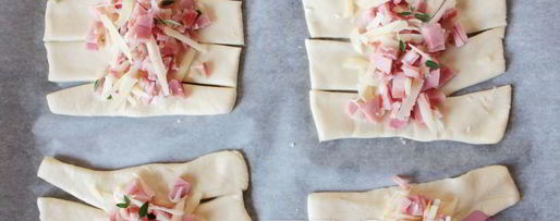 Шаг 3: слоеных слоек с ветчиной и сыром