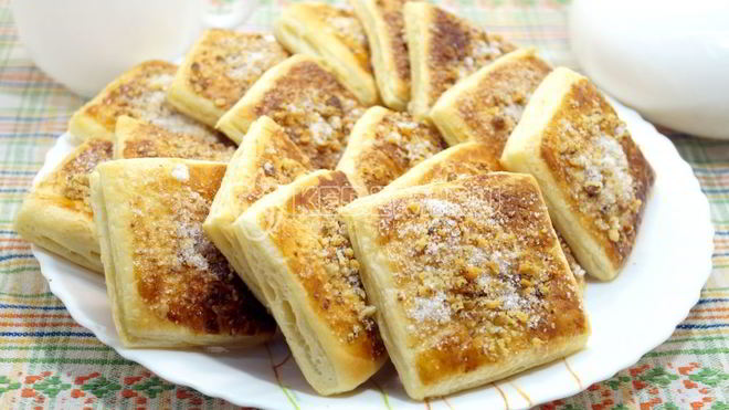Рецепт Слоек из слоеного теста Ореховые