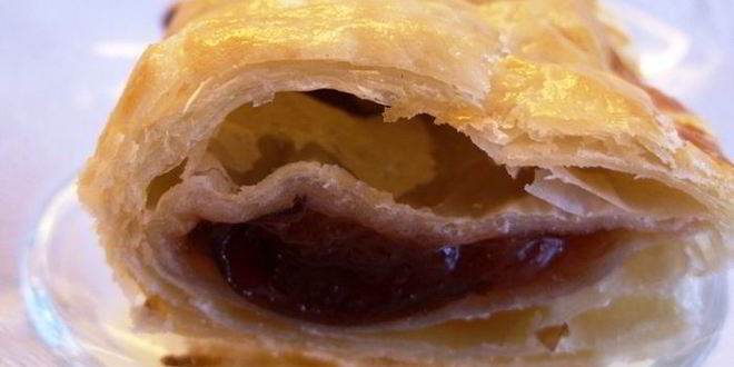 Рецепт слоек с абрикосовым джемом и сливовым конфитюром