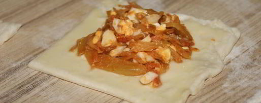 Шаг 5: слоек с капустой и яйцом