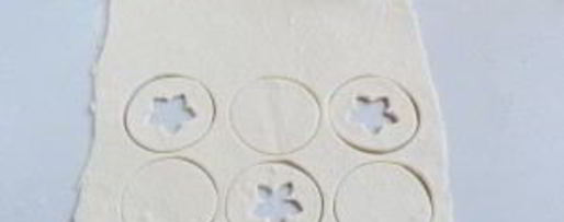 Шаг 1: слоек с клубникой