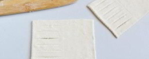 Шаг 7: слоек с клубникой