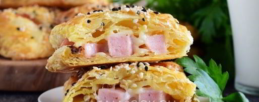 Шаг 13: слоек с колбасой и сыром