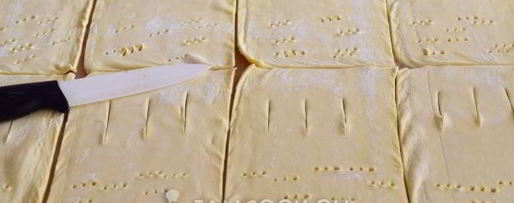 Шаг 5: слоек с колбасой и сыром