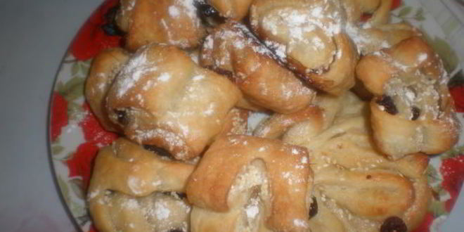 Рецепт слоек с кунжутом и клюквой