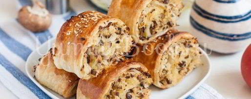 Шаг 9: слоек с квашеной капустой и грибами