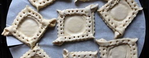 Шаг 10: слоек с мясом dog bowl