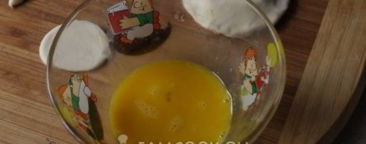 Шаг 3: слоек с сыром из готового слоеного теста