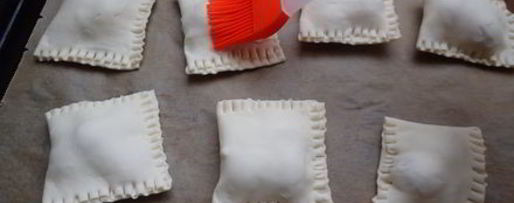 Шаг 7: слоек с томатами и моцареллой