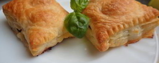 Шаг 8: слоек с томатами и моцареллой