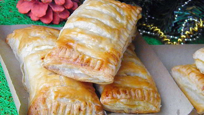 Рецепт Слоек с творогом из готового слоеного теста