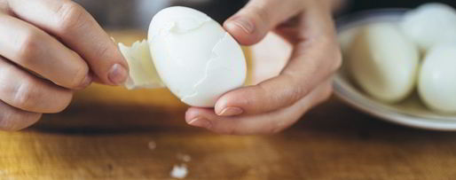 Шаг 2: слоек с яйцом и зеленью