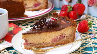 Рецепт Карамельного сырника с клубникой