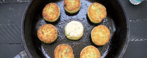 Шаг 6: кокосовых сырников в панировочных сухарях