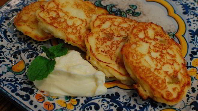 Рецепт Лимонных сырников с соусом из маскарпоне