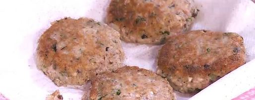 Шаг 8: мятных сырников с маслинами и сметанным соусом