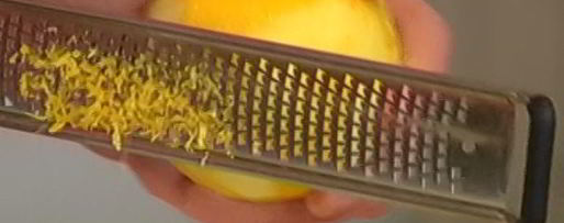 Шаг 9: мятных сырников с маслинами и сметанным соусом