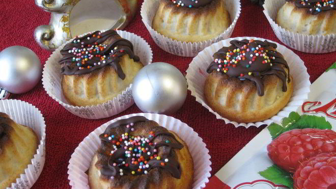 Рецепт Нежных творожников Малиновый вулкан